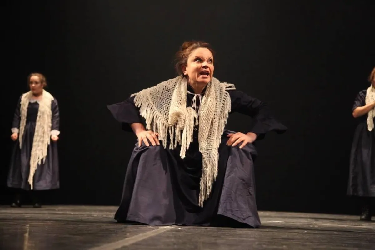 تعابير الممثلات القوية.jpg