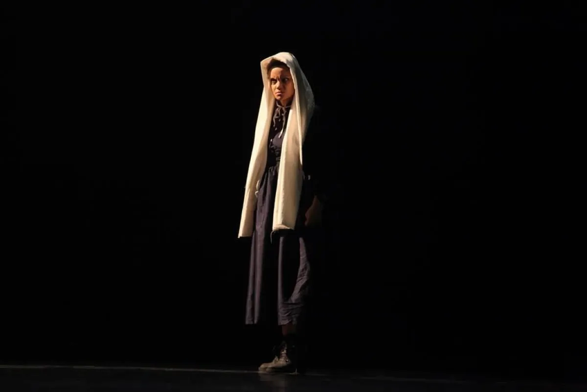 المرأة كبيرة السن من العرض.jpg