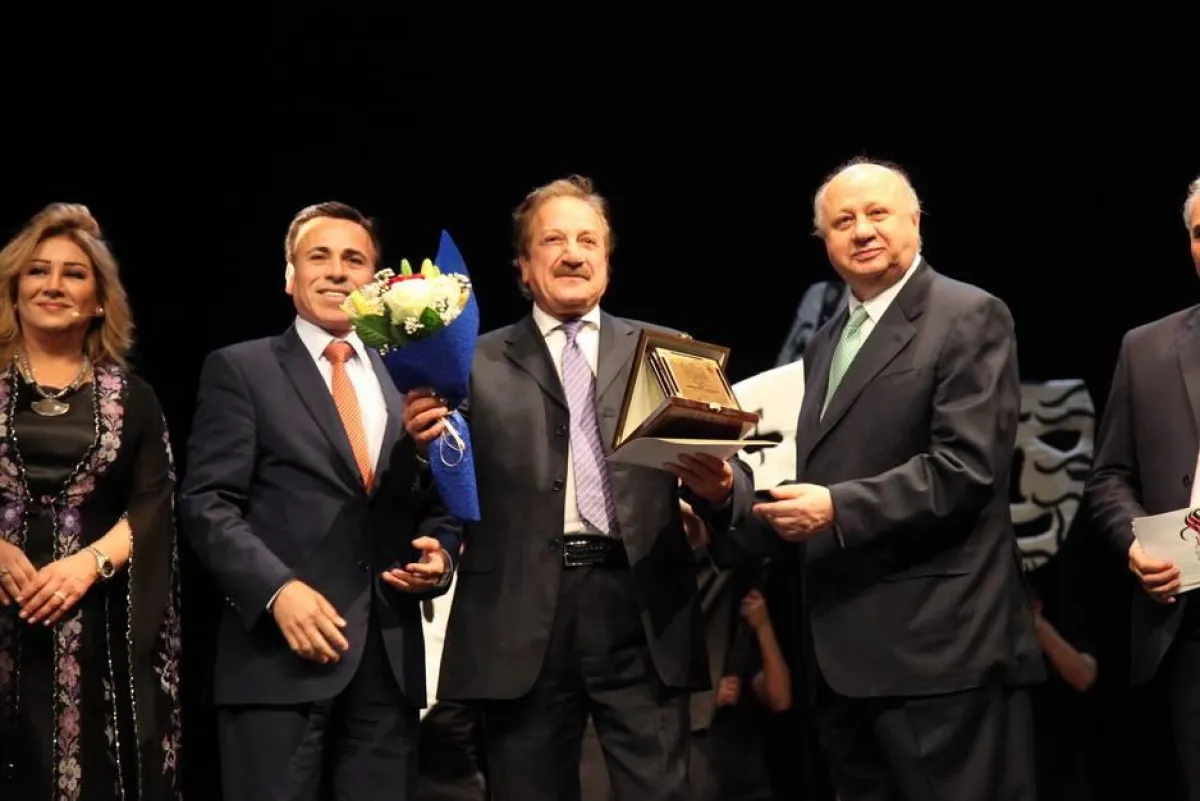 تكريم النجم الكويتي محمد المنصور.jpg