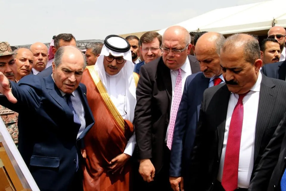 السفير السعودي برفقة الملقي ووزيرا الصحة والأشغال.jpg