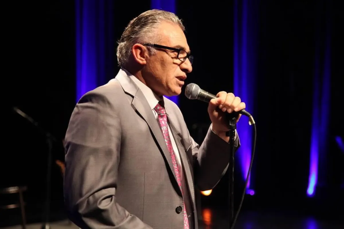 مدير المهرجان علي عليان خلال كلمته.jpg