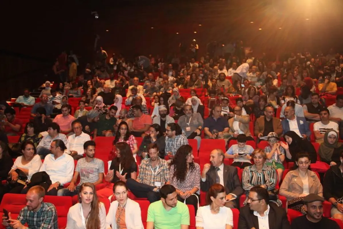 جانب من الحضور.jpg