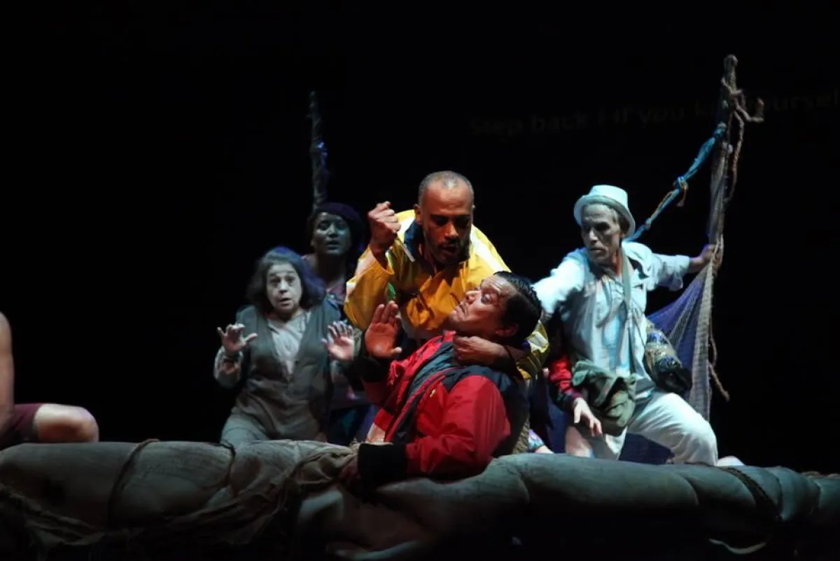 من مشاهد العرض التونسي الكندي.jpg