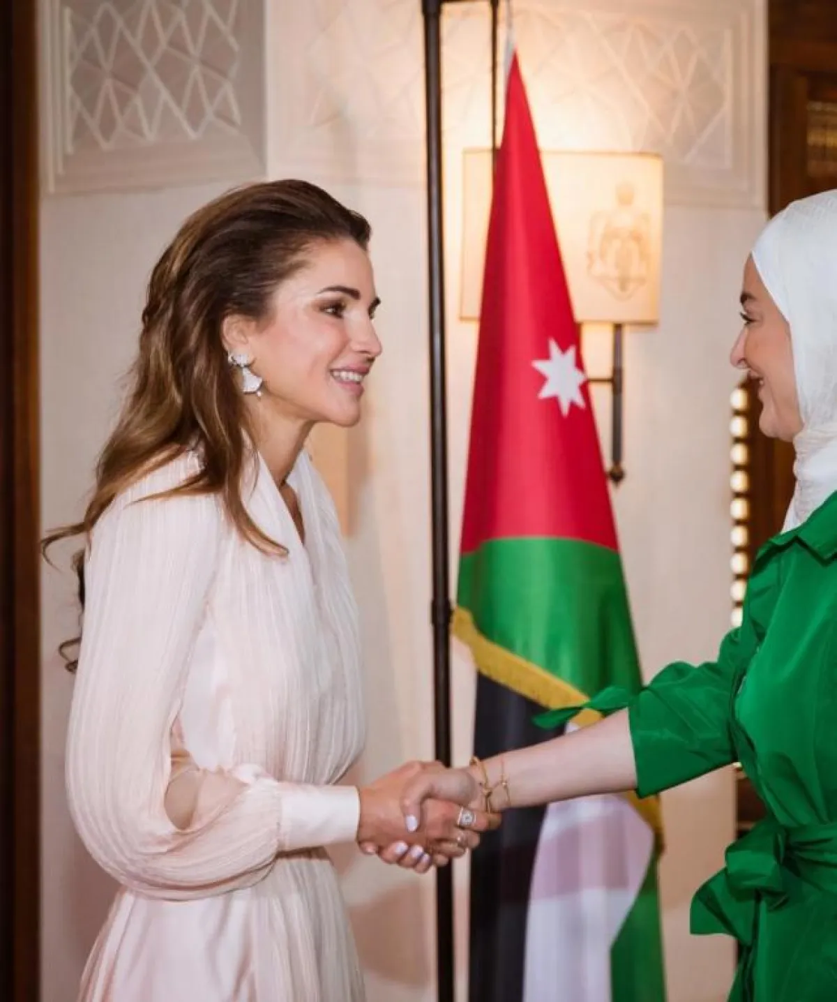 الملكة رانيا خلال تكريم داعمي مؤسسة نهر الأردن.jpg