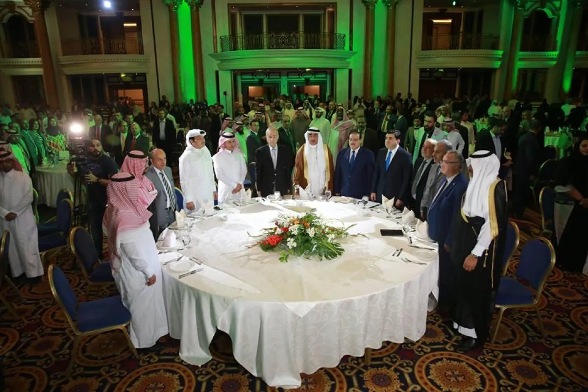 الملحق الثقافي ووزير التعليم من الحفل.jpg