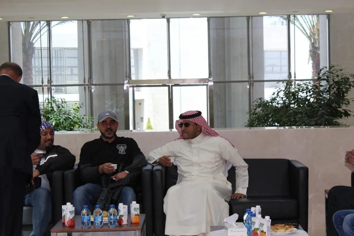 تقديم الضيافة السعودي لفريق الرحالة.jpg
