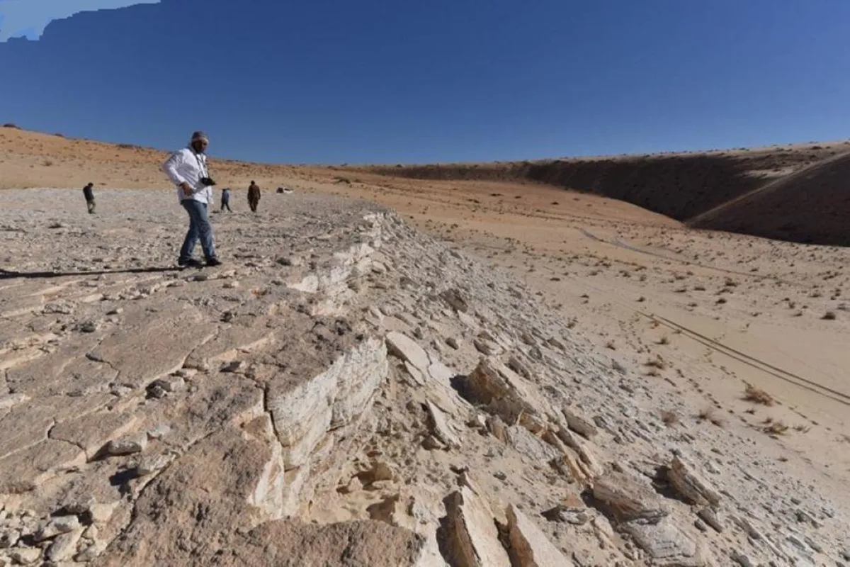 اكتشاف آثار أقدام إنسان في صحراء النفود تعود لأكثر من 85 ألف عام