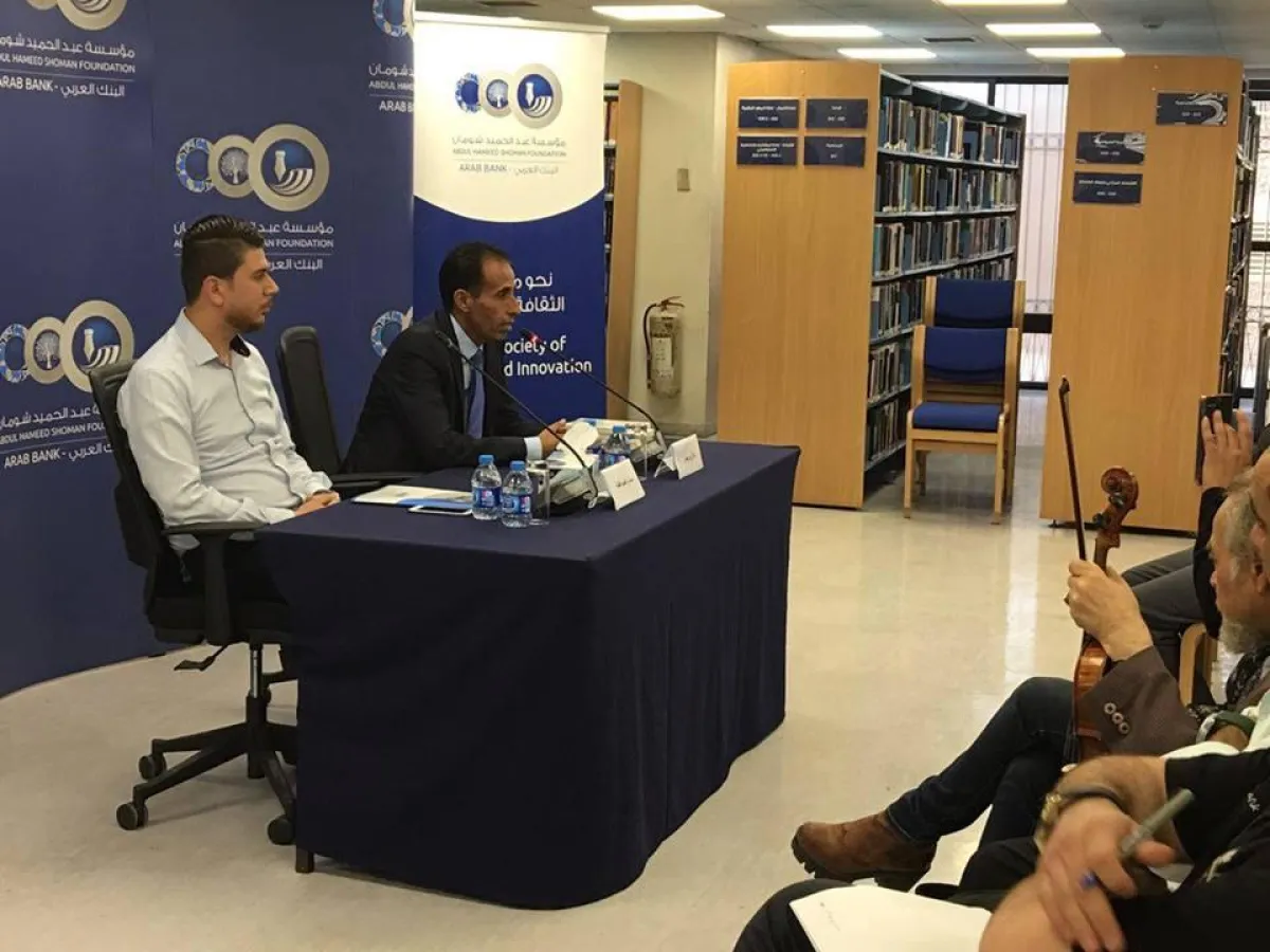 برجس يتحدث عن عمله الجديد خلال الحفل.jpg