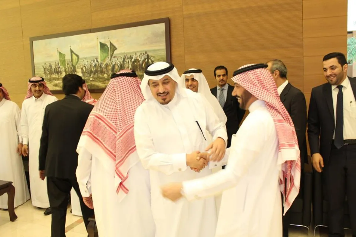 السفير السعودي يهنئ الضيوف.jpg