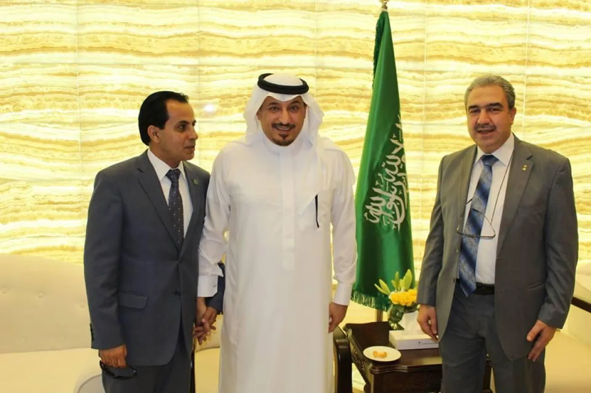 السفير السعودي بالأردن يستقبل المهنئين.jpg