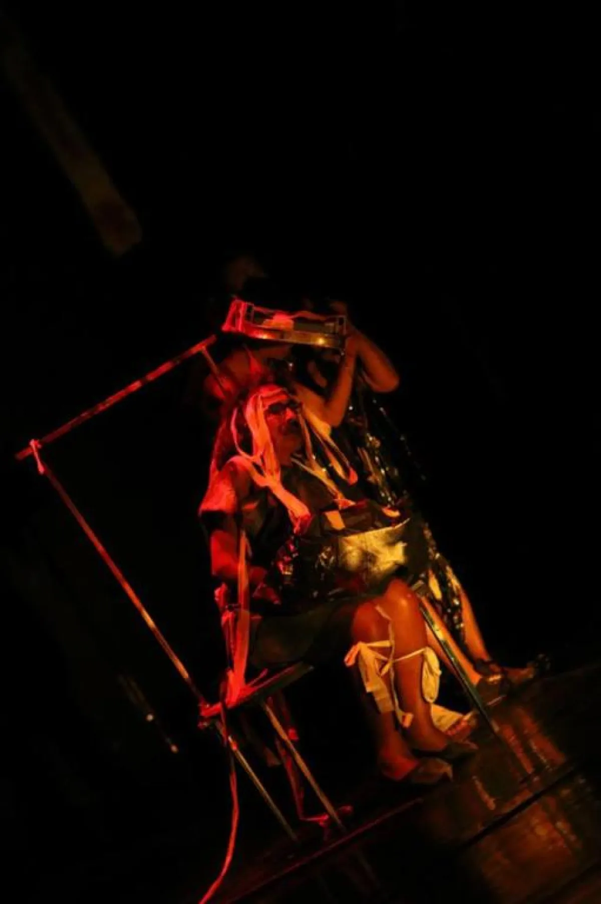 من مشاهد المسرحية المصرية.jpg