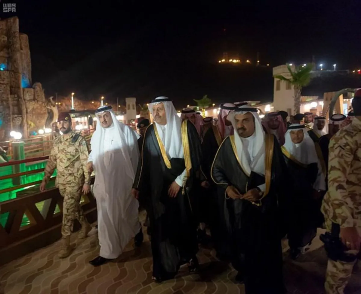 أمير منطقة الباحة يقوم بجولة في منتزه البرج السياحي بالمندق