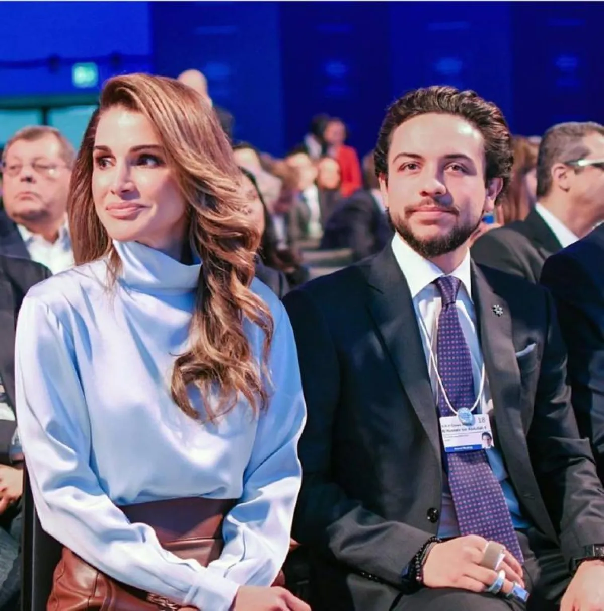 الأمير الحسين مع الملكة رانيا، ضمن أعمال المنتدى الاقتصادي العالمي.jpg