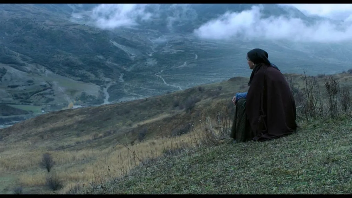 حياة شبه العزلة التي تعيشها الشخصية نبات.jpg