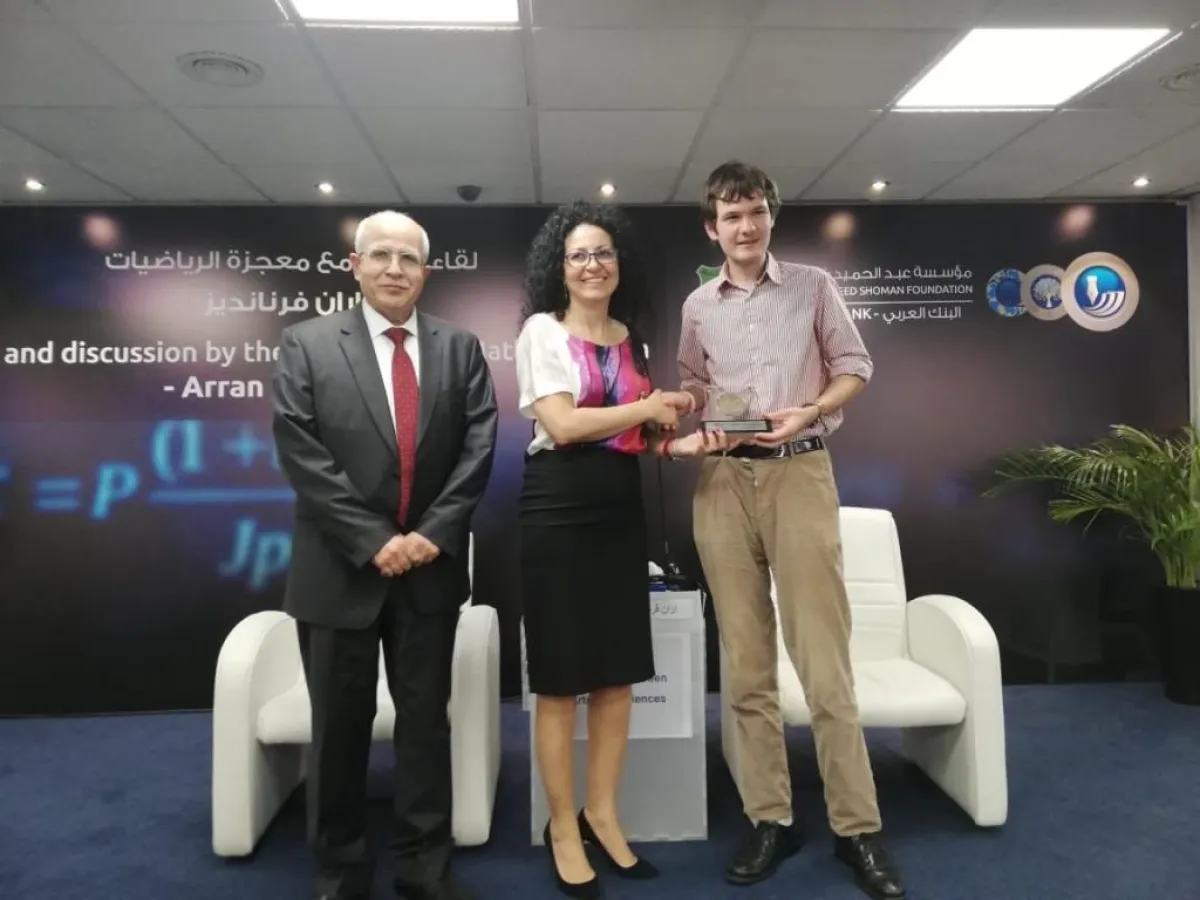 قسيسة والمومني برفقة فرنانديز.jpg