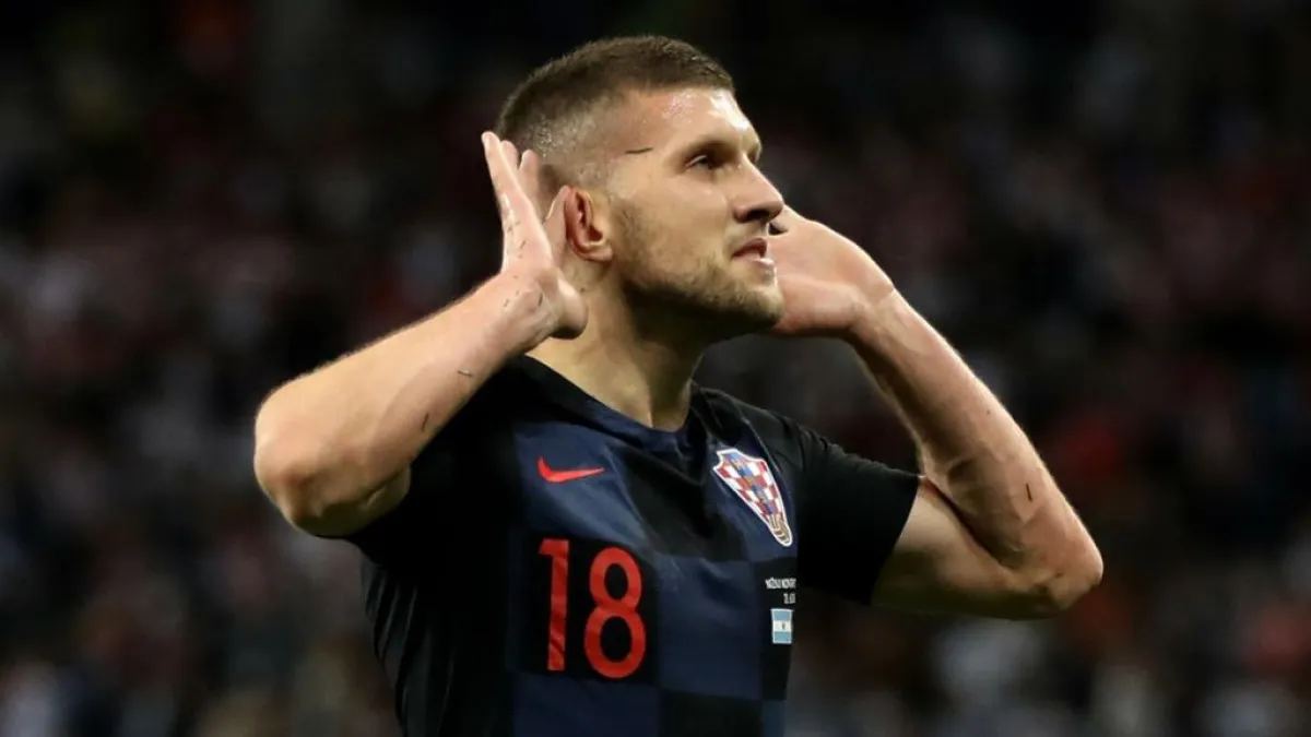 ريبيتتش مع منتخب كرواتيا.jpg