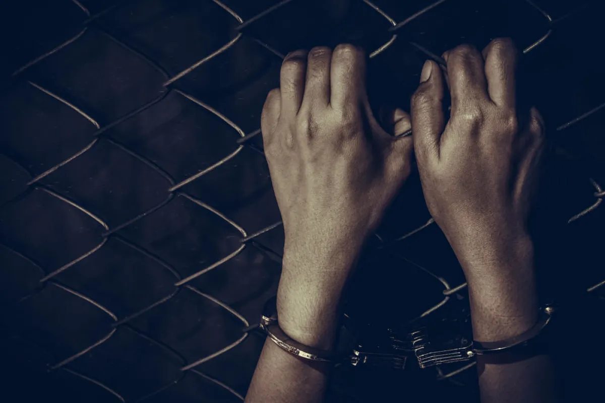 امرأة تقتل صديقها بالاشتراك مع ابنها و3 من أقاربها