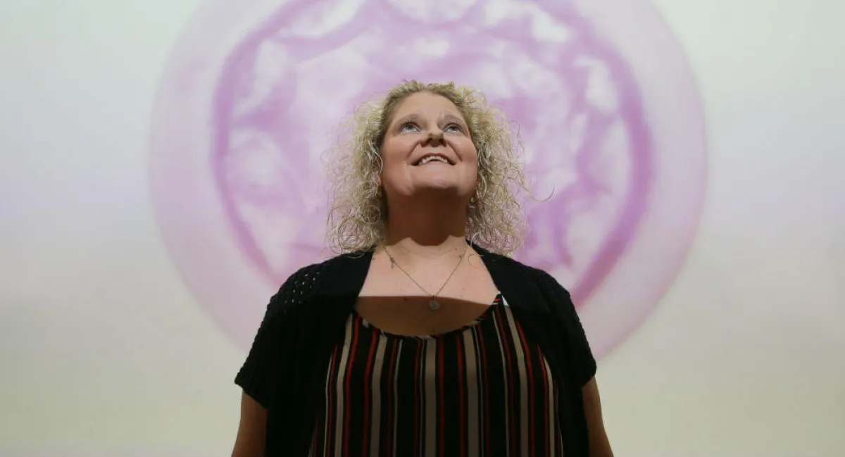 لويز براون، أول طفلة أنبوب في العالم، تحتفل بعيد ميلادها الأربعين.jpg