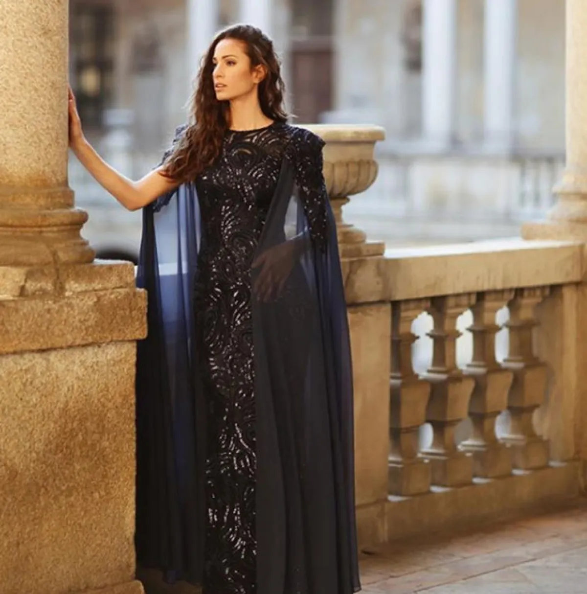 من مجموعة المصممة السعودية إيمان العجلان