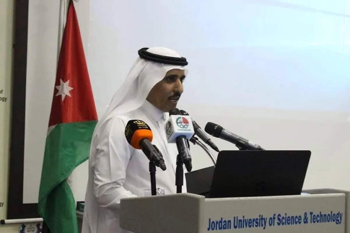 الشاعر السعودي مهدي العبار العنزي.jpg