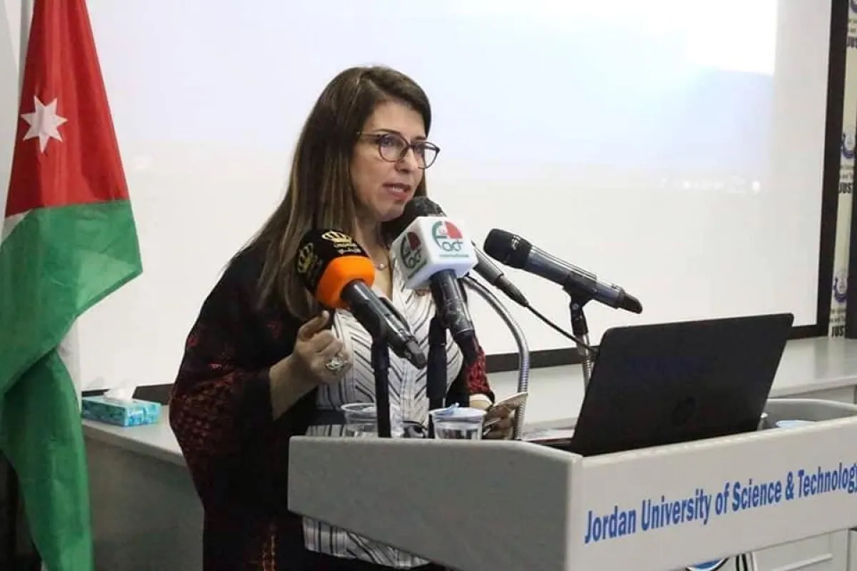 الشاعرة العراقية ريم قيس كبة.jpg