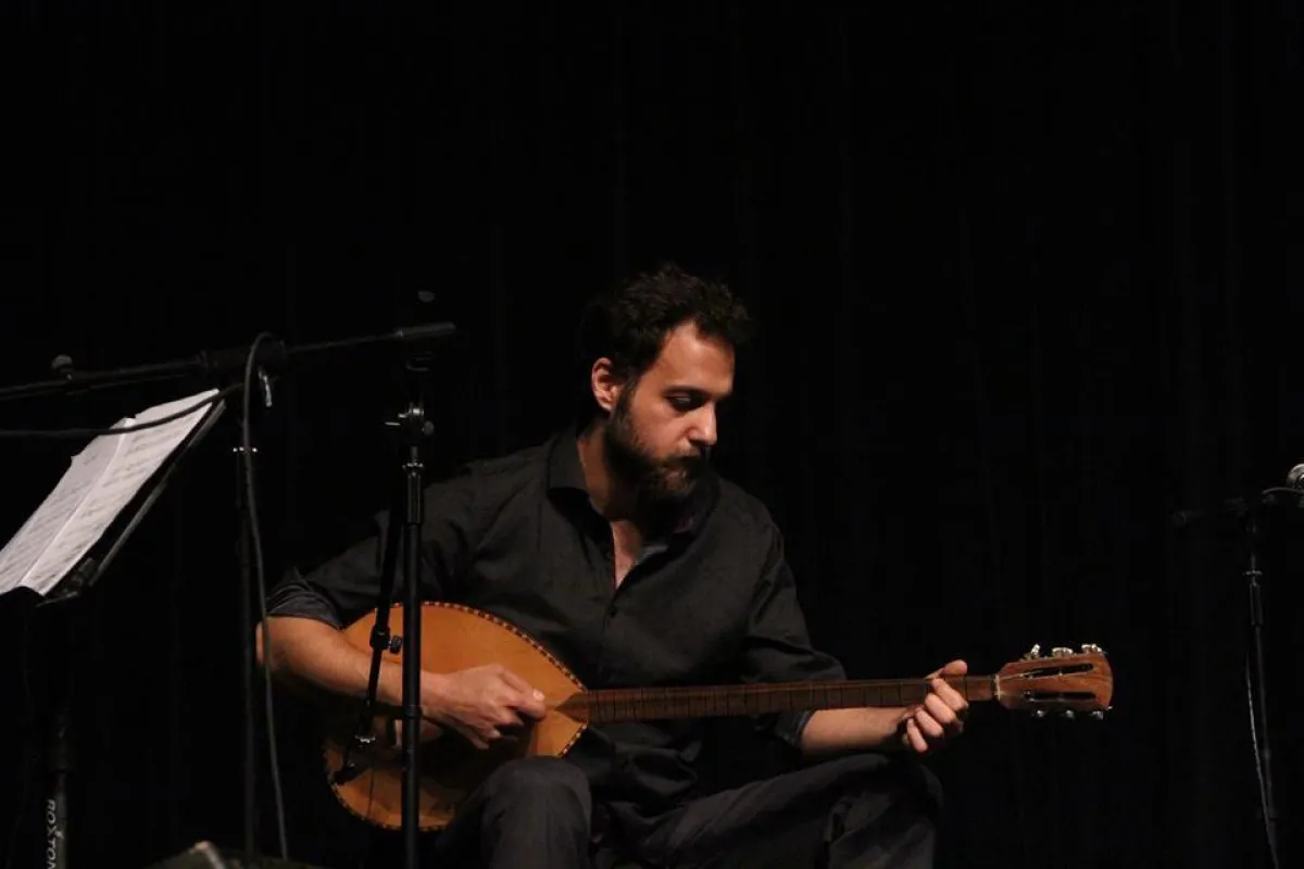 عازف البزق اللبناني إيلي خوري.jpg