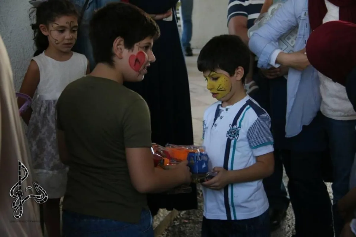 الأطفال من الإفتتاح.jpg