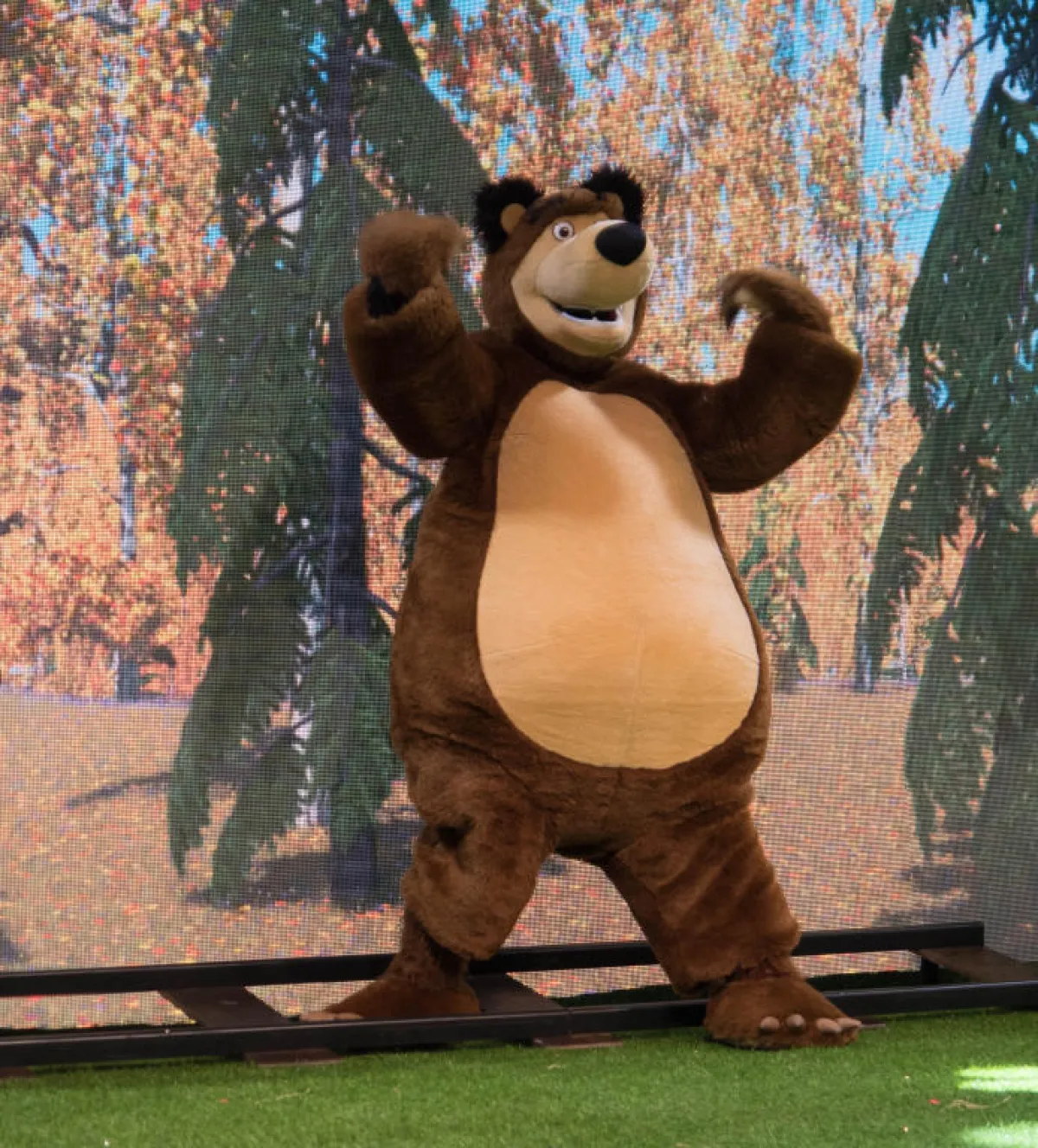 Join Masha and Bear at Marina Mall Abu Dhabi this Eid_2.jpg
