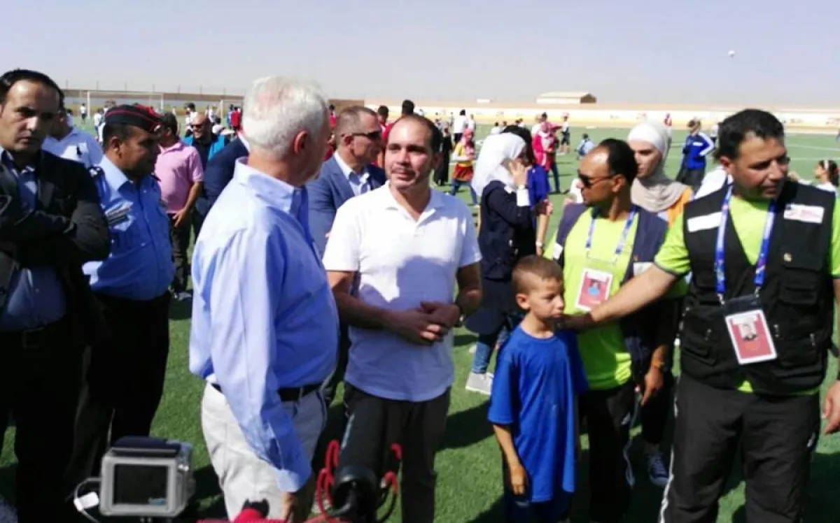 الامير علي يفتتح ملعب مخصص للفتيات في الزعتري.jpg