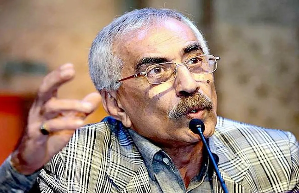 الشاعر والأديب الأردني خيري منصور.jpg