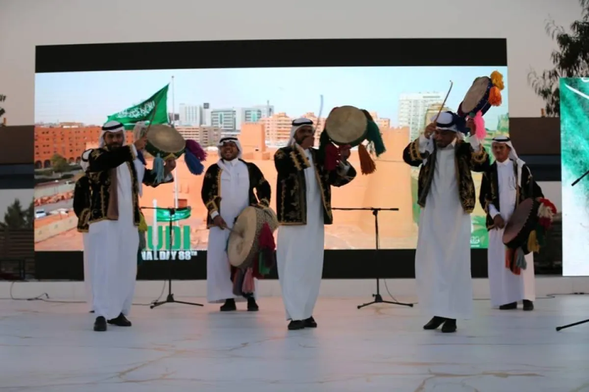 استعراض لفرقة الدرعية السعودية.jpg