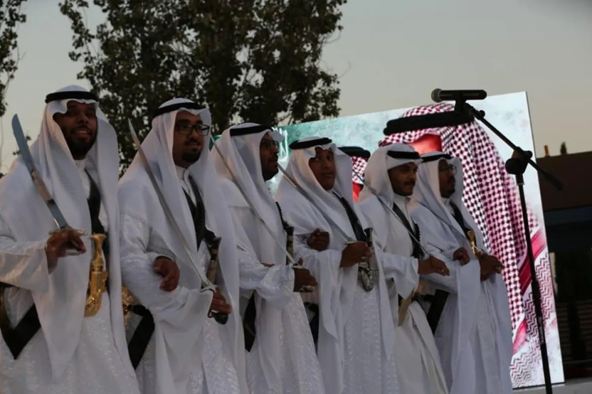 فرقة الدرعية السعودية جاءت خصيصاً من السعودية للمشاركة بالاحتفال.jpg