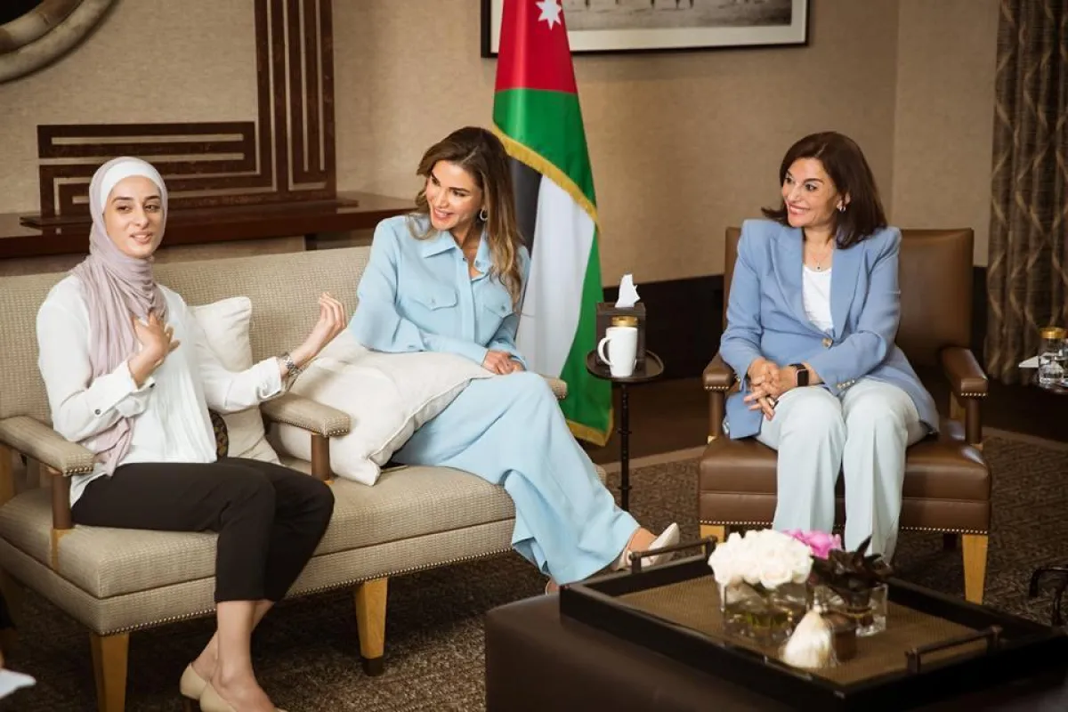 من لقاء الملكة رانيا مع السيدات الأردنيات الناشطات.jpg