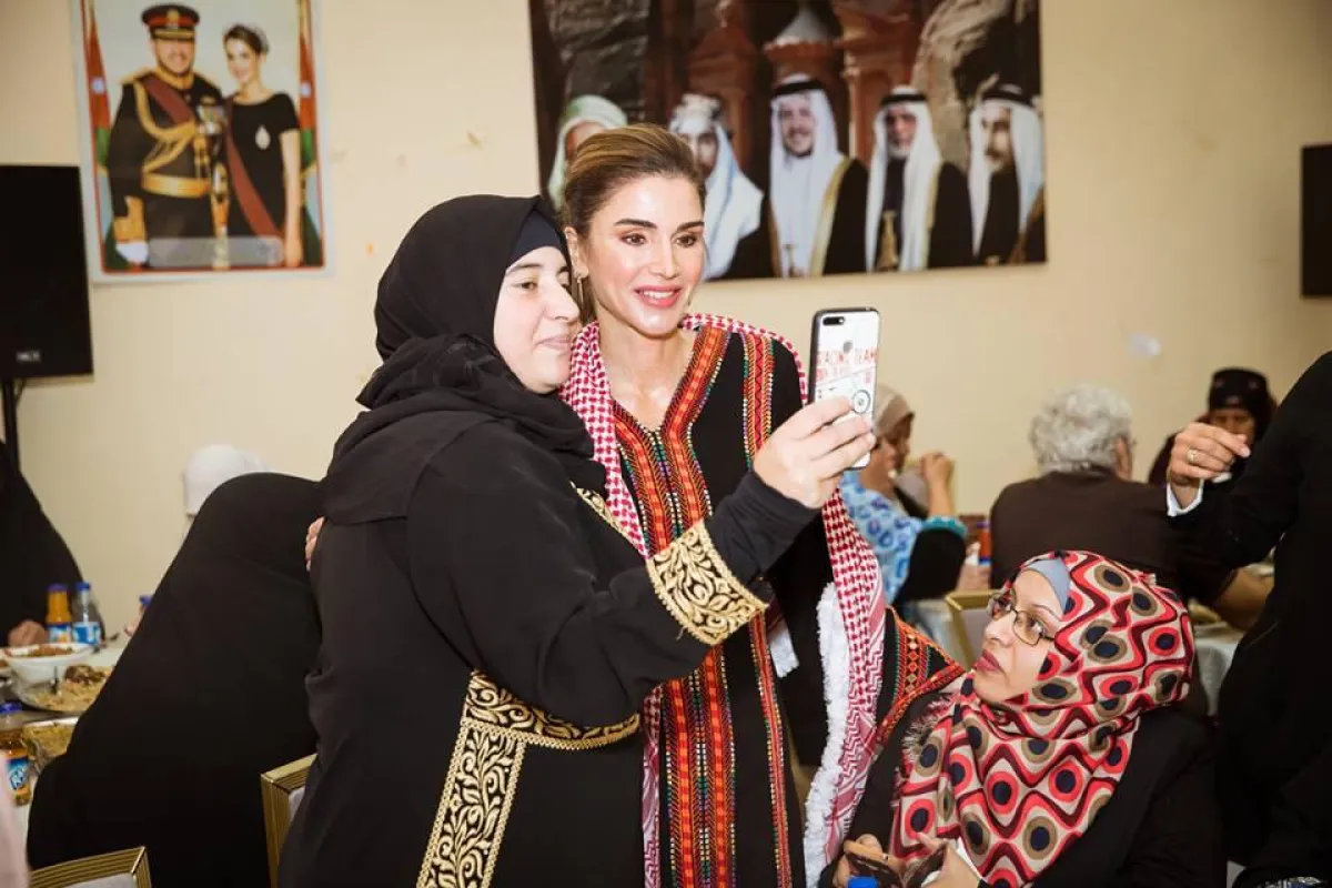 الملكة رانيا خلال زيارتها إلى محافظة الطفيلة.jpg