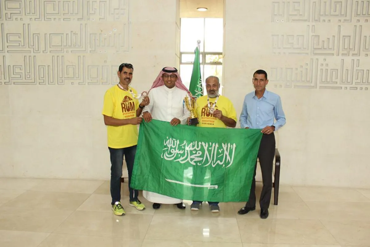 من استقبال عبدالله بن محمد القرشي ومدربه محمود دهيس.jpg