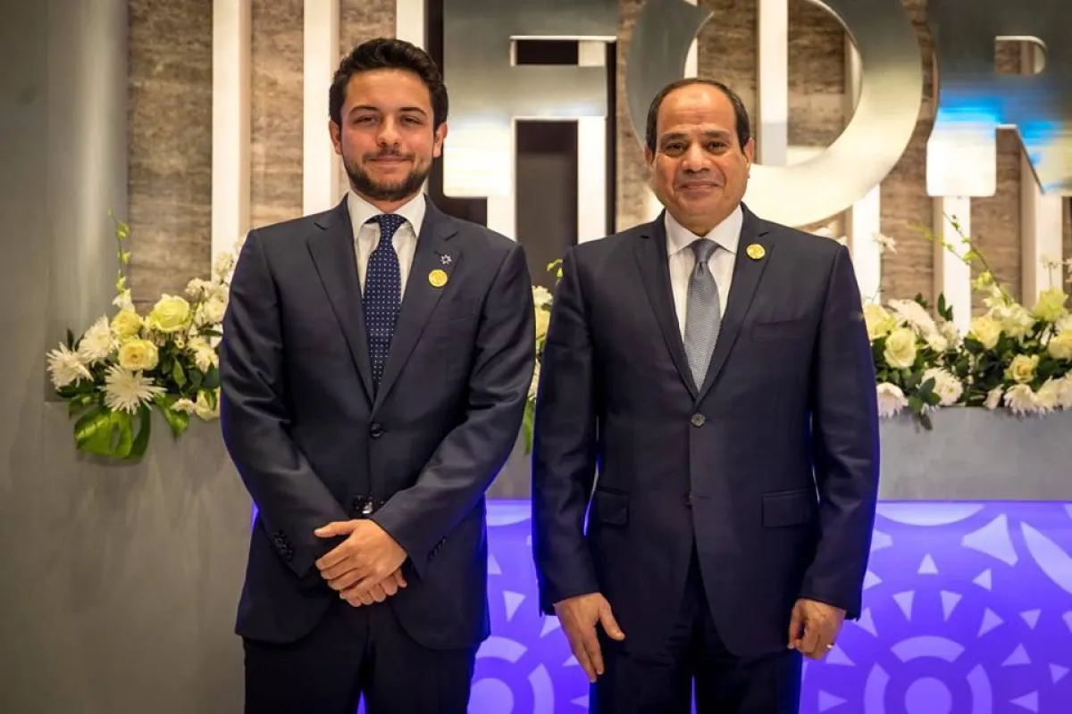 الرئيس المصري عبدالفتاح السيسي والأمير الحسين بن عبد الله الثاني.jpg