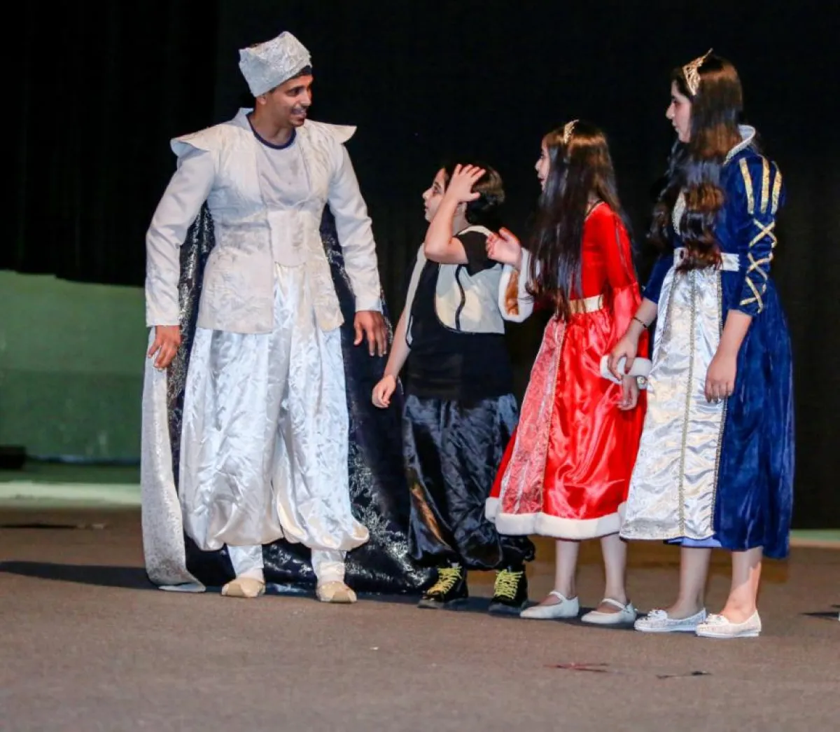 مركز الملك فهد يستعد لمسرحية "ألف ليلة ونص" للأطفال