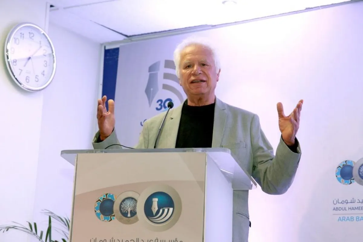 البرغوثي يلقي قصائده.jpg