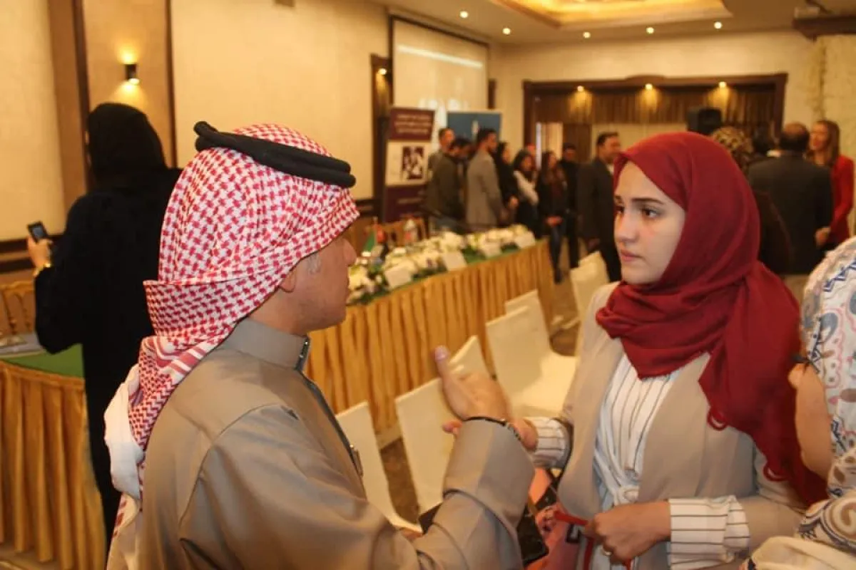 على هامش المؤتمر.jpg