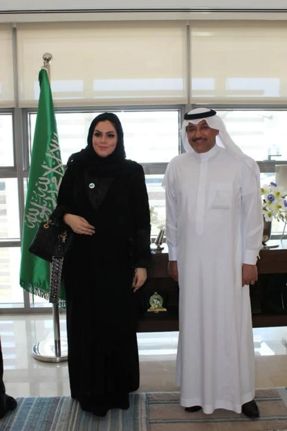 سمو السفير مع الإعلامية ايمان الرجب.jpg