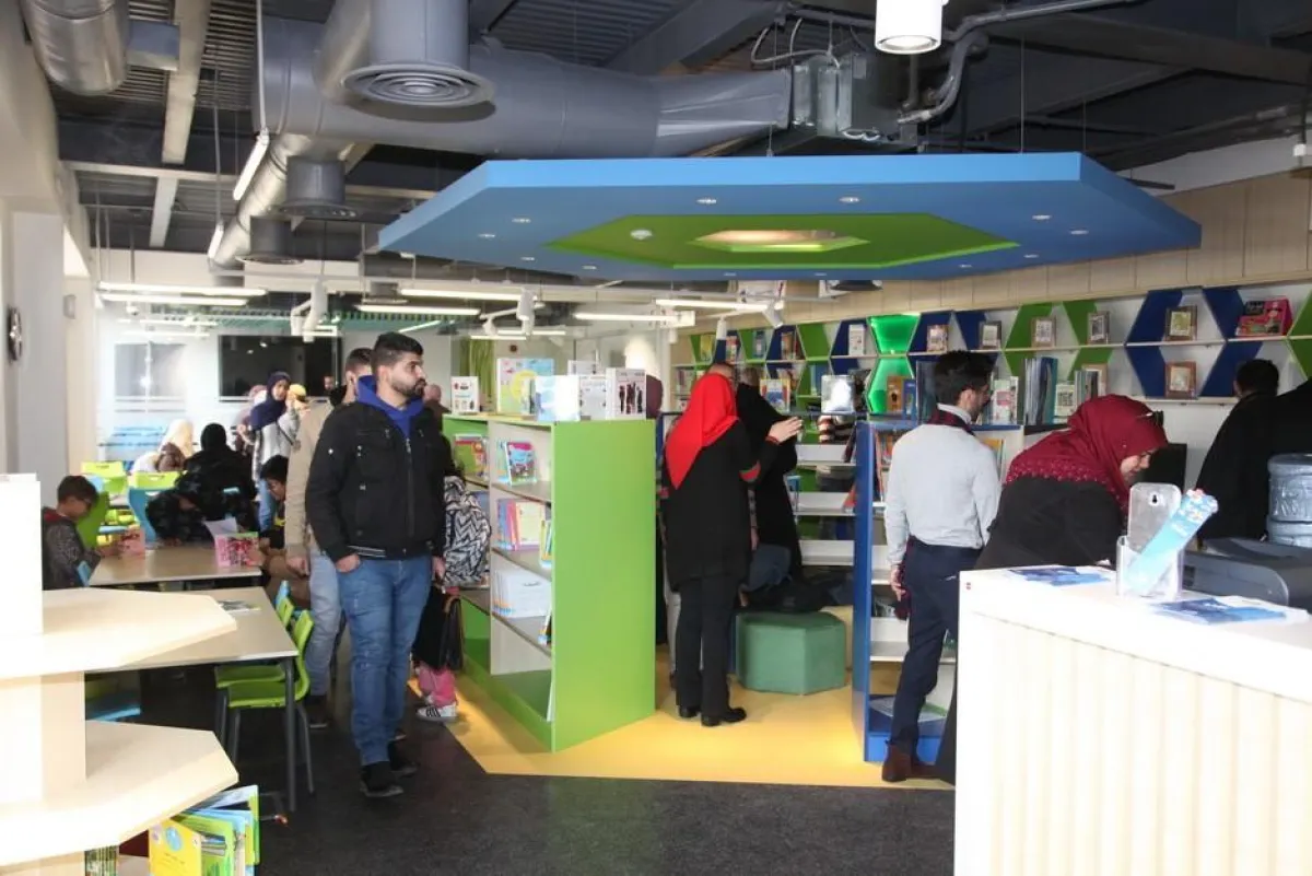 من داخل فرع شرق عمان من مكتبة شومان.jpg