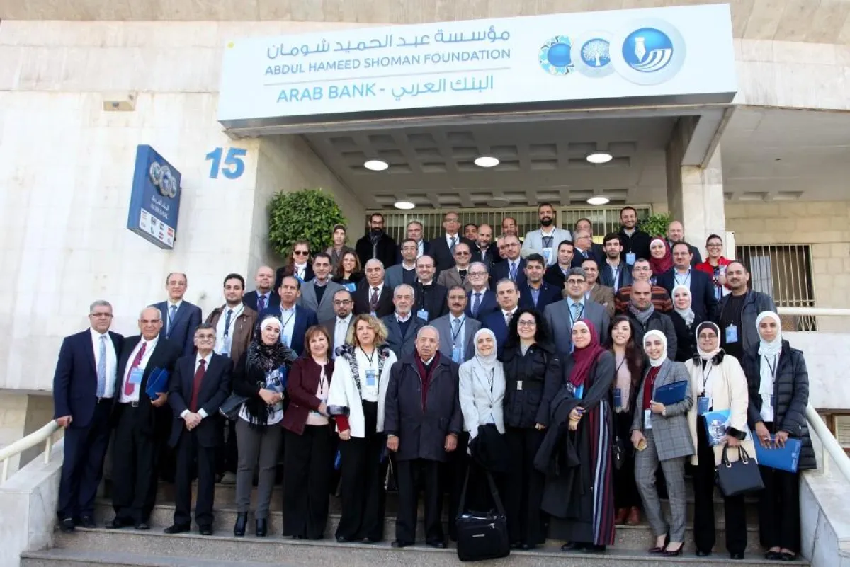 جماعية للمشاركين باللقاء.jpg