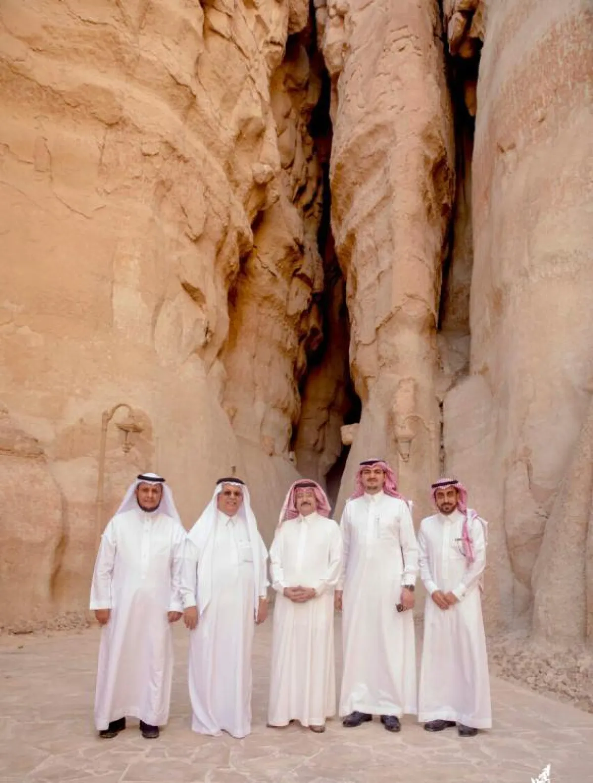 سفير السعودية في الأمم المتحدة يزور "أرض الحضارات" بالأحساء