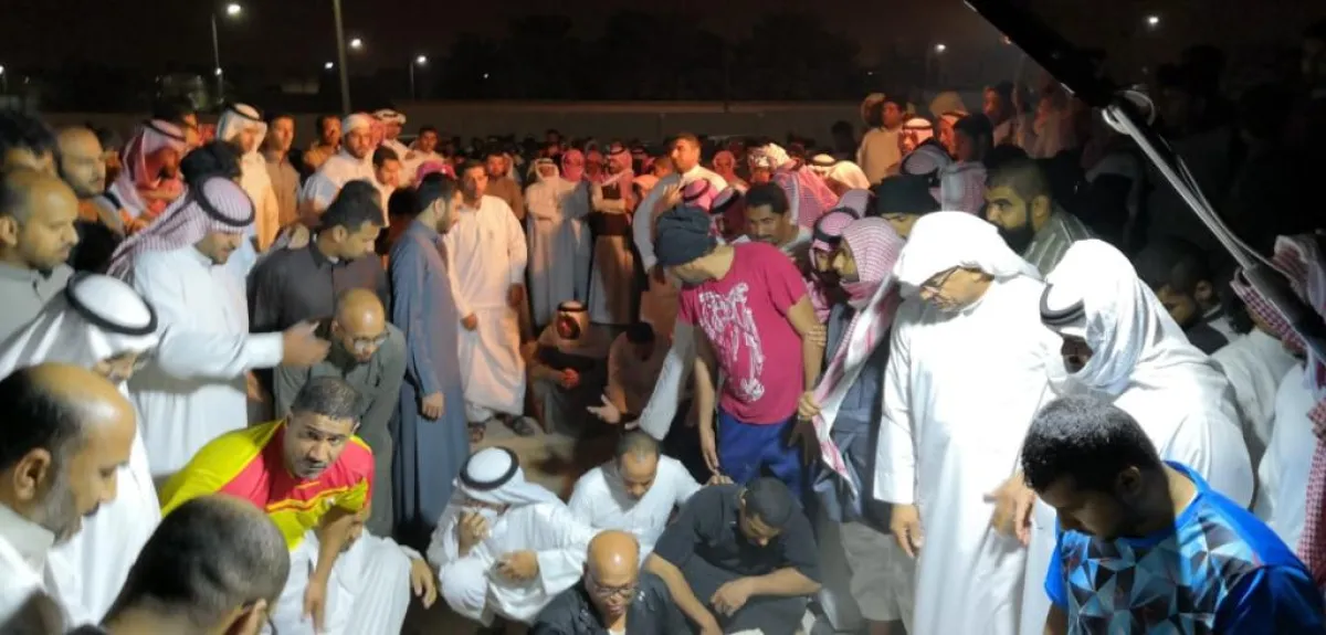 تشييع جثامين الأسرة التي توفيت بسبب الحريق في الأحساء
