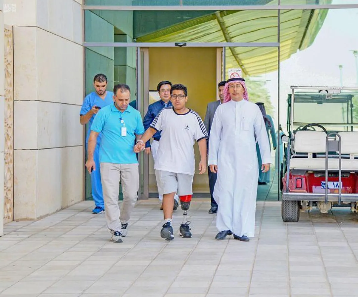 تركيب أول طرف صناعي لطفل تعرَّض لبتر في القدم