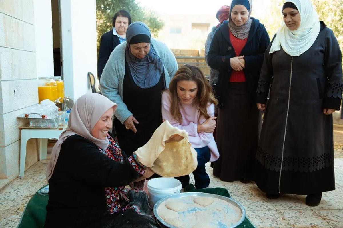 من زيارة الملكة للجمعية.jpg