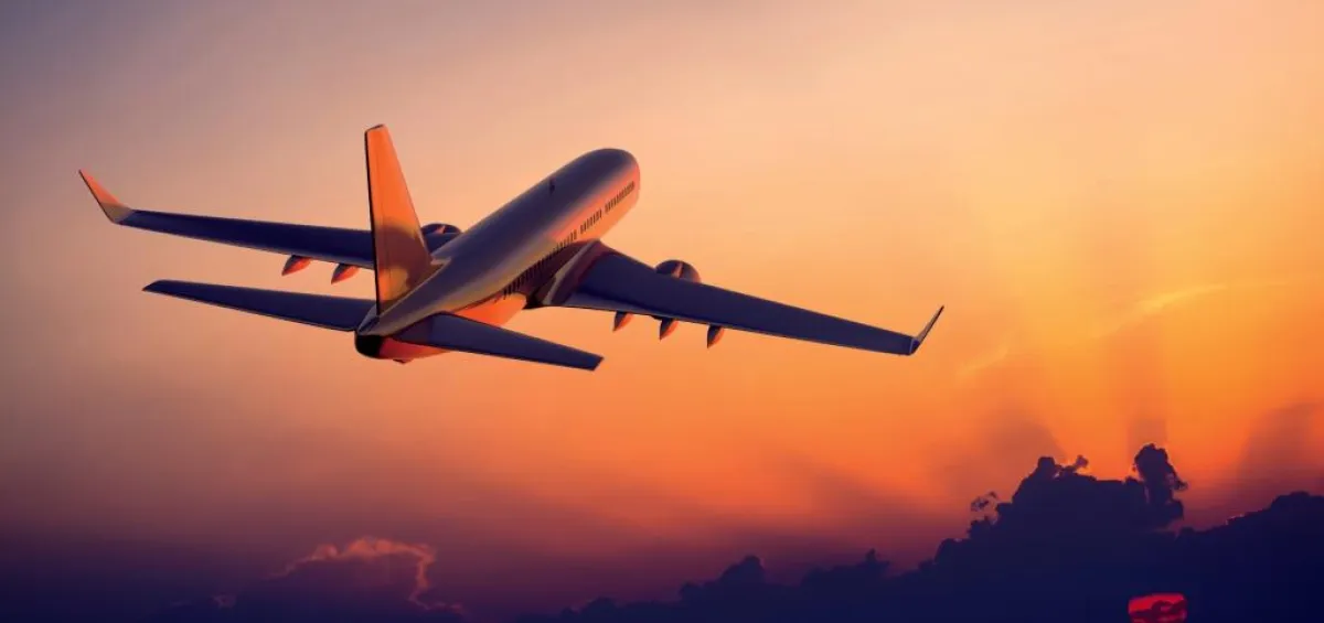 خبراء يحذرونك من نسيان هذه الأشياء في الطائرة.png