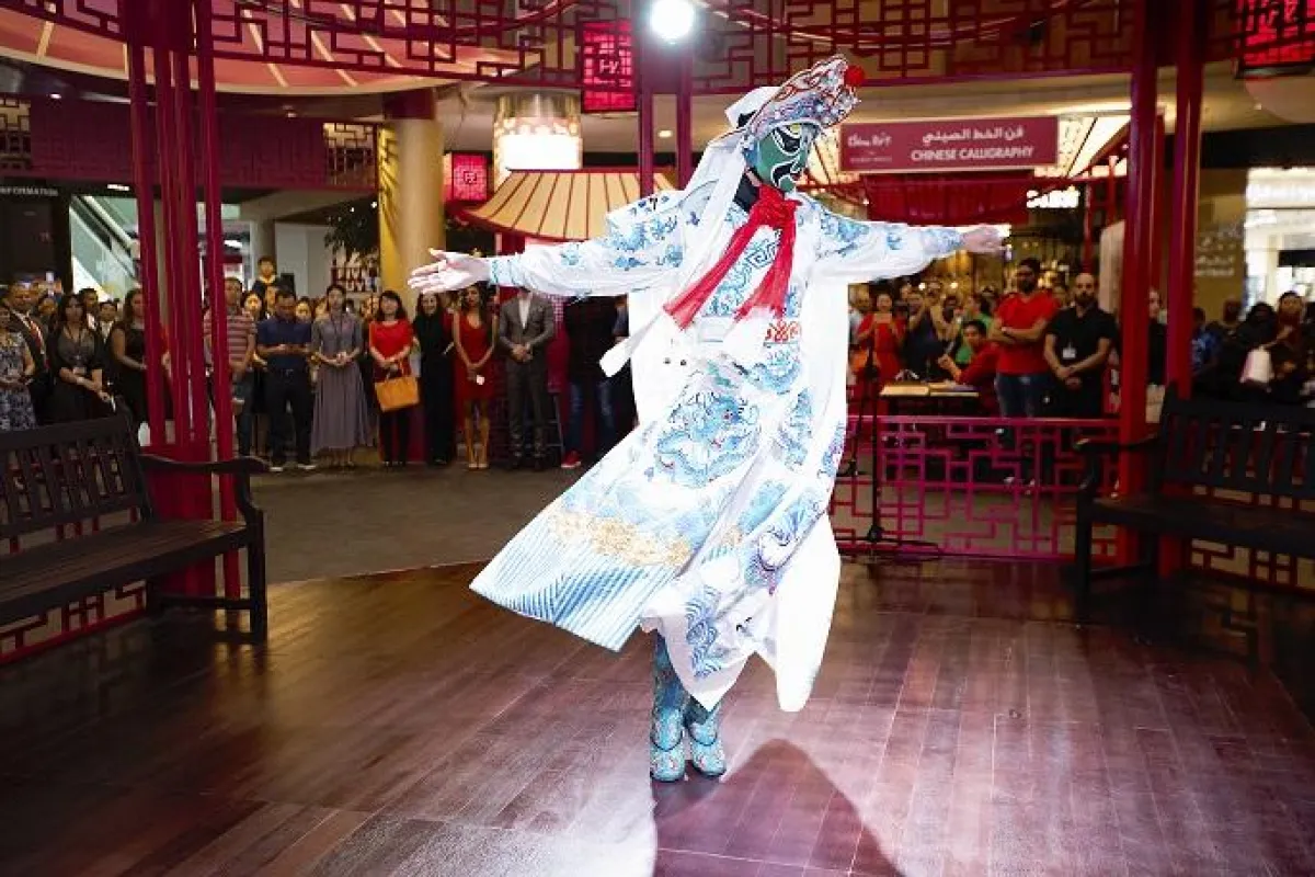 Chinese New Yaer Mask Changer at The Dubai Mall.jpg