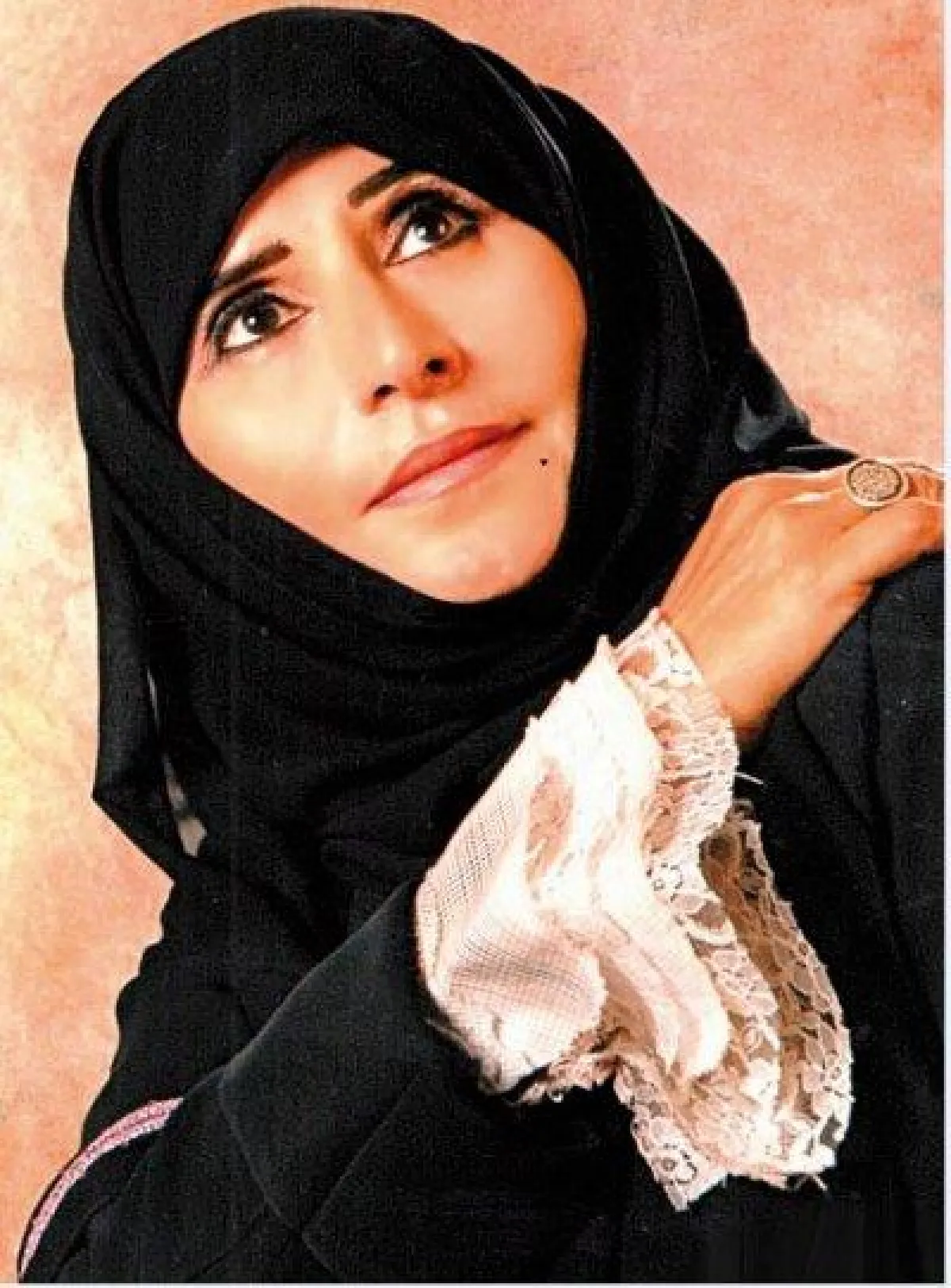 الأكاديمية السعودية فوزية أبو خالد.jpg