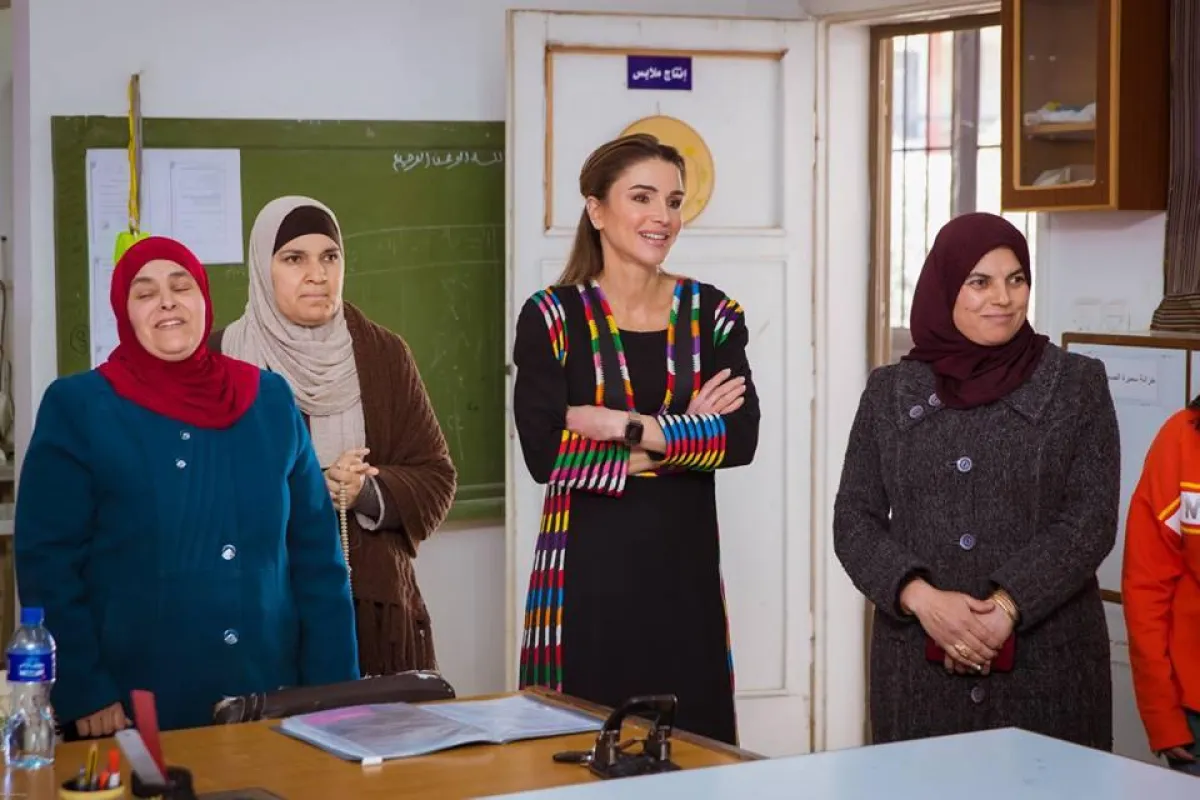 الملكة الأردنية التقت بعدد من الجمعيات في المحافظة.jpg